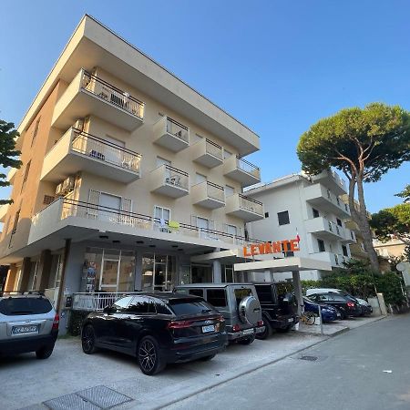 Hotel Levante Convenzionato Oltremare E Italia In Miniatura 리치오네 외부 사진